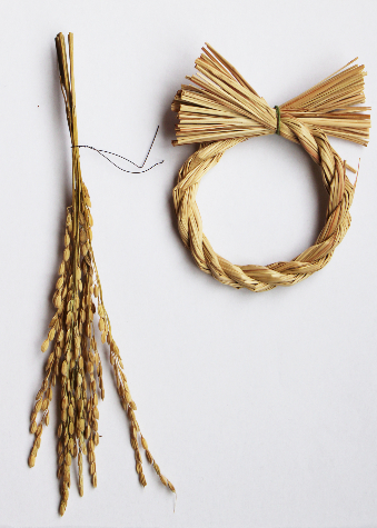 稲穂としめ縄リースベースで作る正月風飾り（作り方・材料）