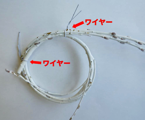 白いベースのクリスマスリースの作り方・材料