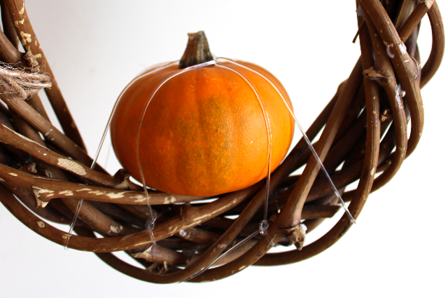 ハロウィンかぼちゃとユーカリのリースの作り方・材料