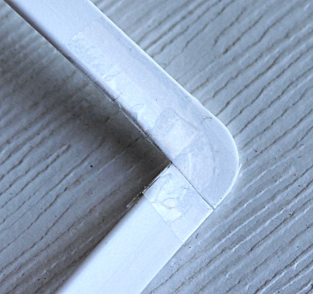 プラスチックや紙を切ってリースベースを自作する