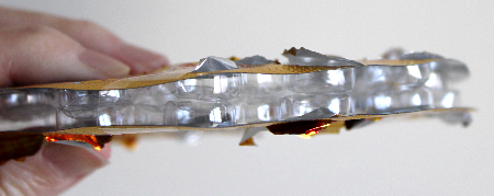 プラスチックや紙を切ってリースベースを自作する