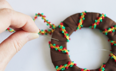 ゴールド×ブラウンのミニクリスマスリースの作り方・材料