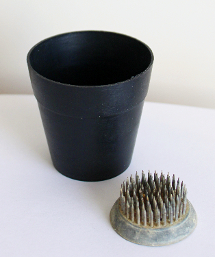 ブルーアイス(コニファー)1本で作ったミニクリスマスツリー:作り方・材料