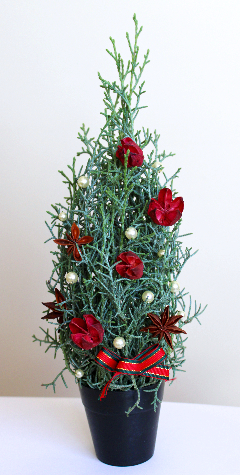 ブルーアイス(コニファー)1本で作ったミニクリスマスツリー:作り方・材料
