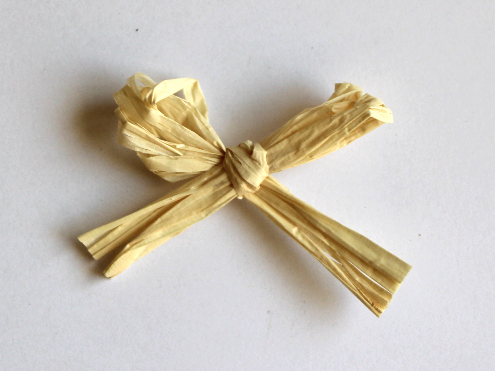 ヒノキとラフィアリボンのミニリースの作り方・材料