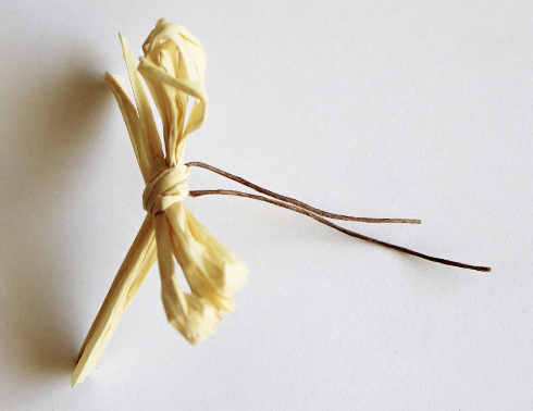 ヒノキとラフィアリボンのミニリースの作り方・材料